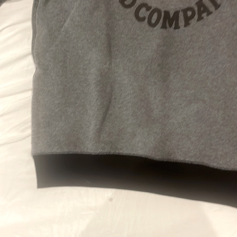Levi’s Sweater - Picture 8 of 8
